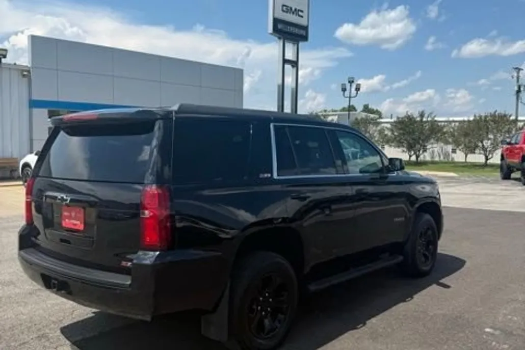 2018 Chevrolet Tahoe LT photo 1