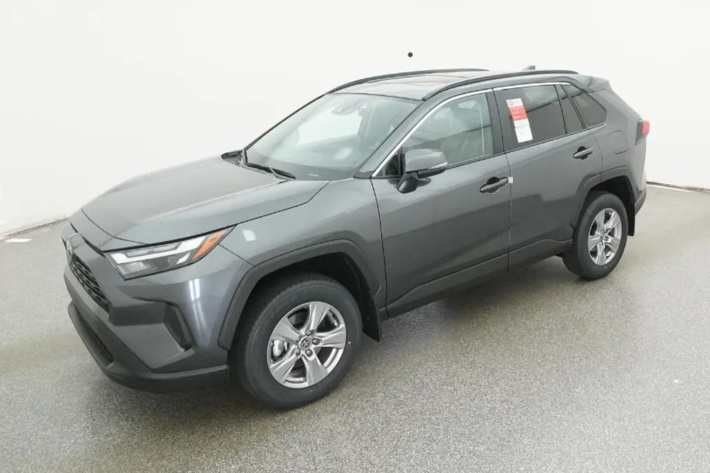 2025 Toyota RAV4 XLE photo 1