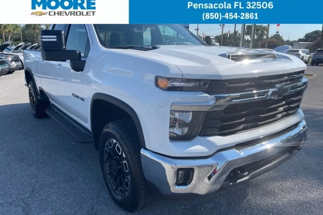 2024 Chevrolet Silverado 2500HD LT photo 1