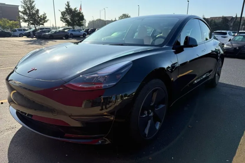2023 Tesla Model 3 photo 1