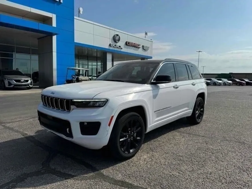 2023 Jeep Grand Cherokee Overland photo 1