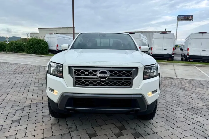 2022 Nissan Frontier SV photo 1