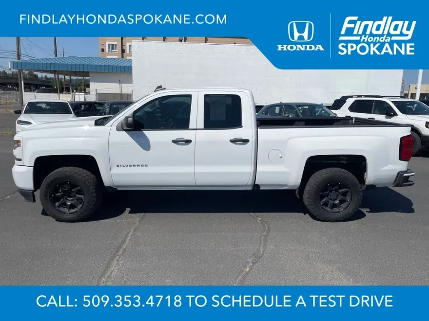 2018 Chevrolet Silverado 1500 Custom photo 1