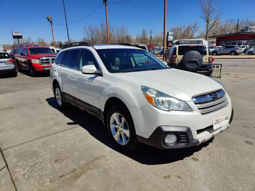 2013 Subaru Outback 2.5i Limited photo 1