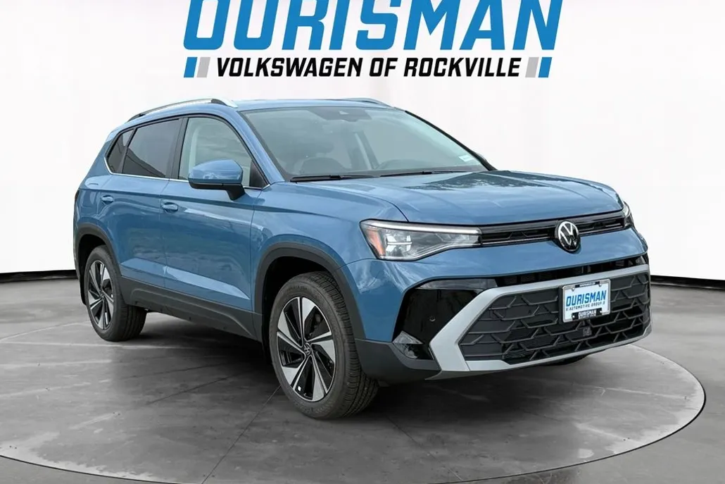 2025 Volkswagen Taos SE photo 1