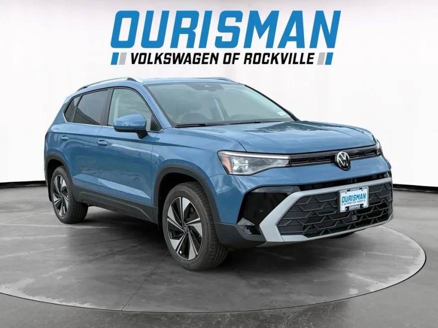2025 Volkswagen Taos SE photo 1