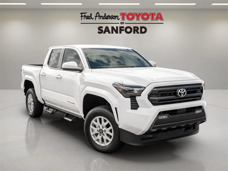 2025 Toyota Tacoma SR5 photo 1
