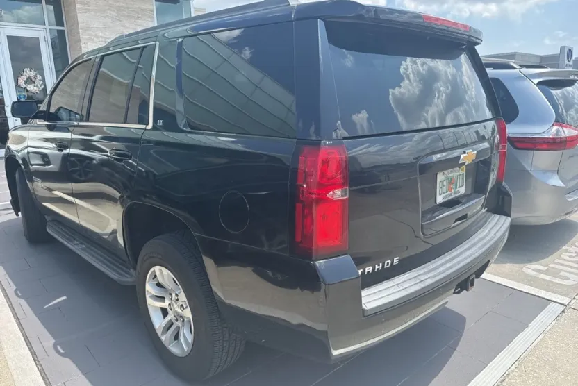 2016 Chevrolet Tahoe LT photo 1