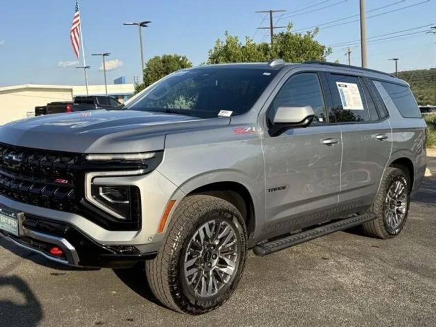 2025 Chevrolet Tahoe Z71 photo 1