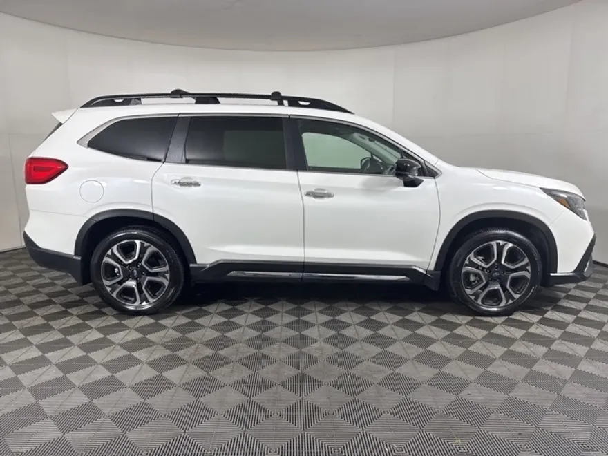 2025 Subaru Ascent Touring photo 1