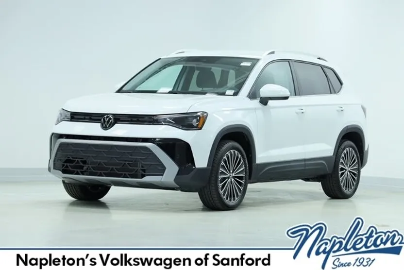 2025 Volkswagen Taos SE photo 1