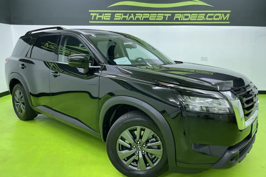 2022 Nissan Pathfinder SV photo 1