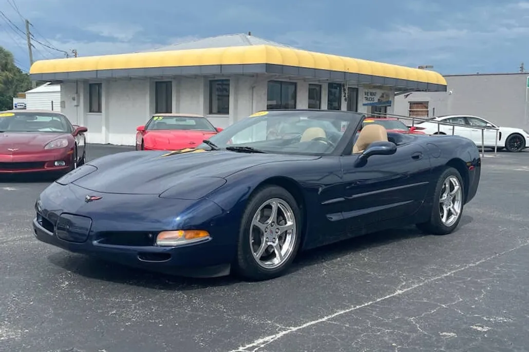 2001 Chevrolet Corvette photo 1