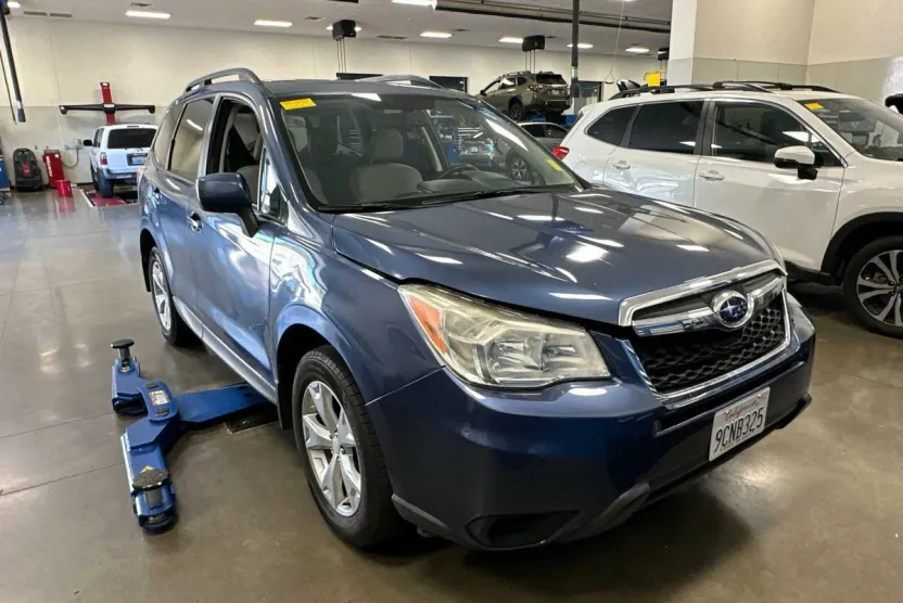 2014 Subaru Forester 2.5i Premium photo 1