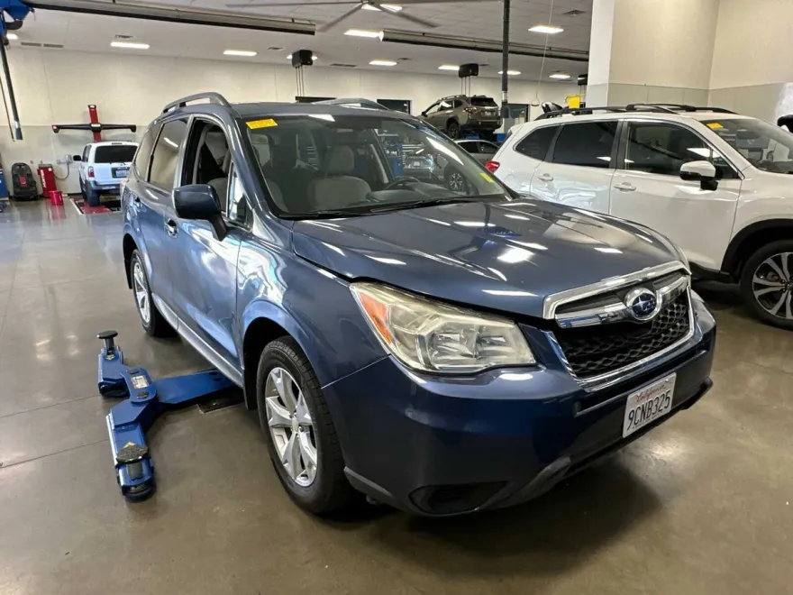 2014 Subaru Forester 2.5i Premium photo 1