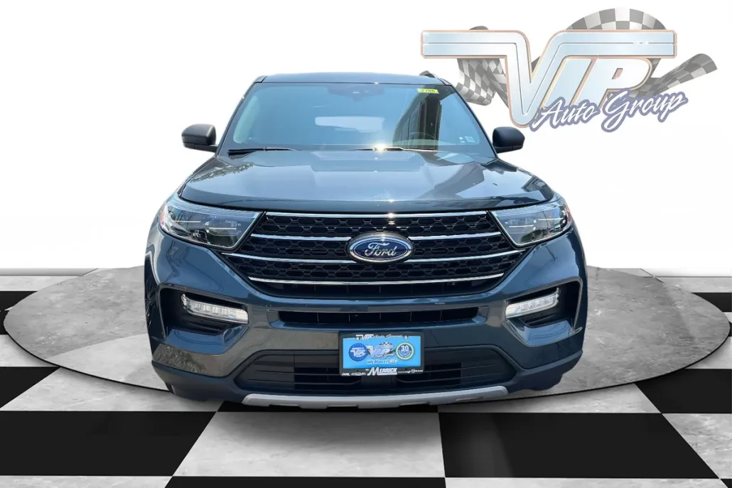 2022 Ford Explorer XLT photo 1
