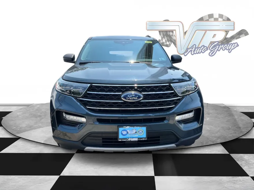 2022 Ford Explorer XLT photo 1
