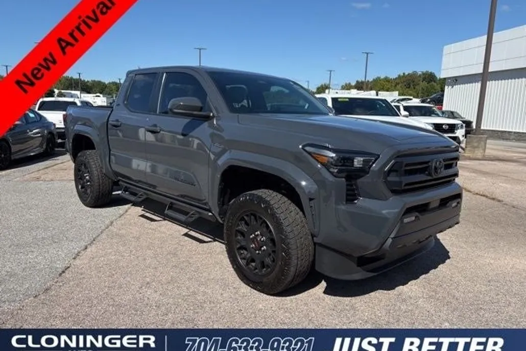 2025 Toyota Tacoma SR5 photo 1