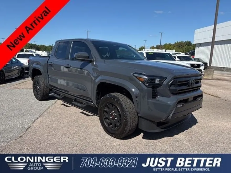 2025 Toyota Tacoma SR5 photo 1