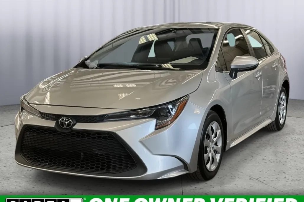 2023 Toyota Corolla LE photo 1