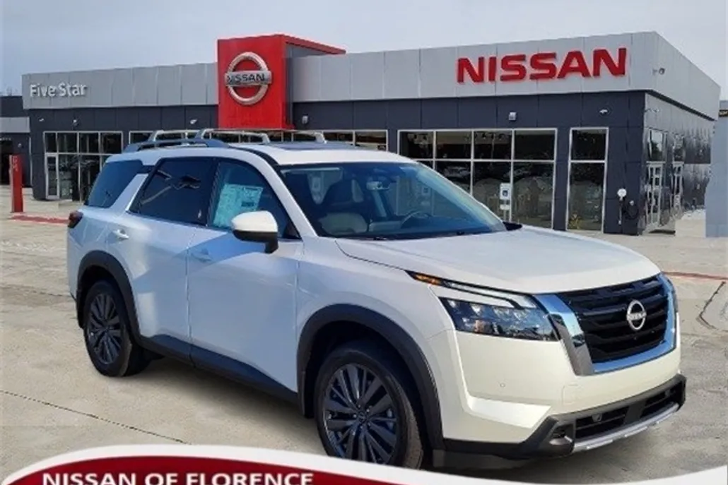 2025 Nissan Pathfinder SL photo 1