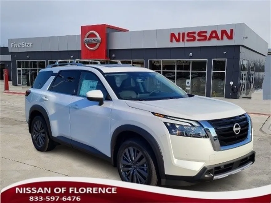 2025 Nissan Pathfinder SL photo 1