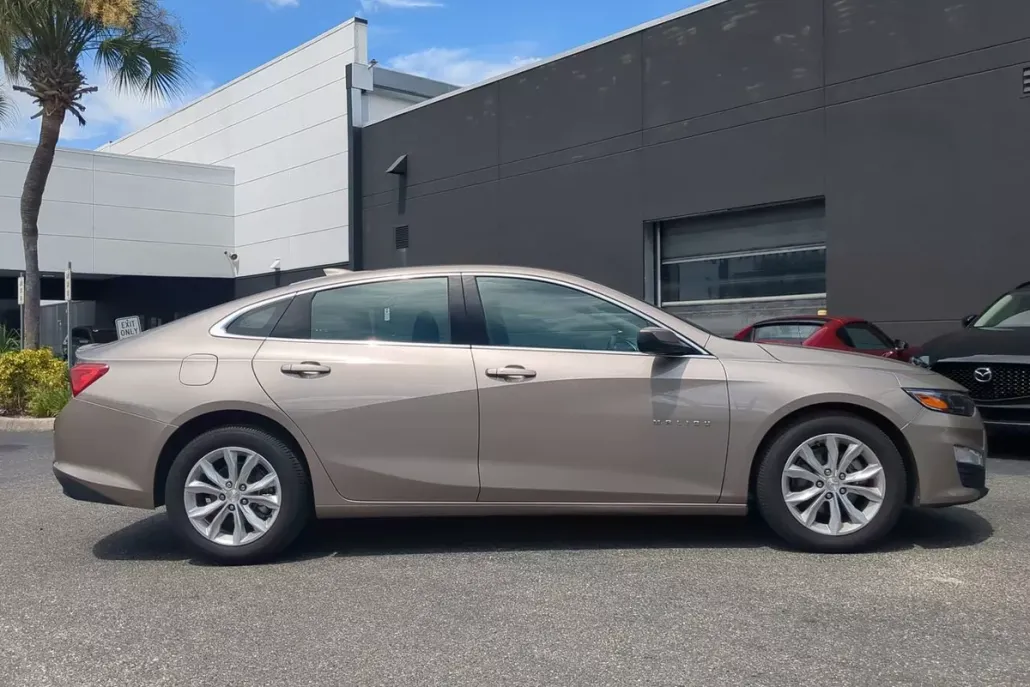 2024 Chevrolet Malibu 1LT photo 1