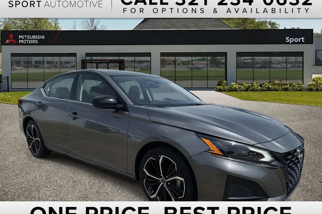 2023 Nissan Altima 2.5 SR photo 1