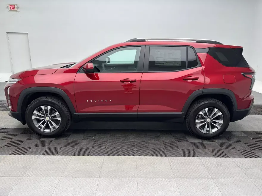 2026 Chevrolet Equinox LT photo 1