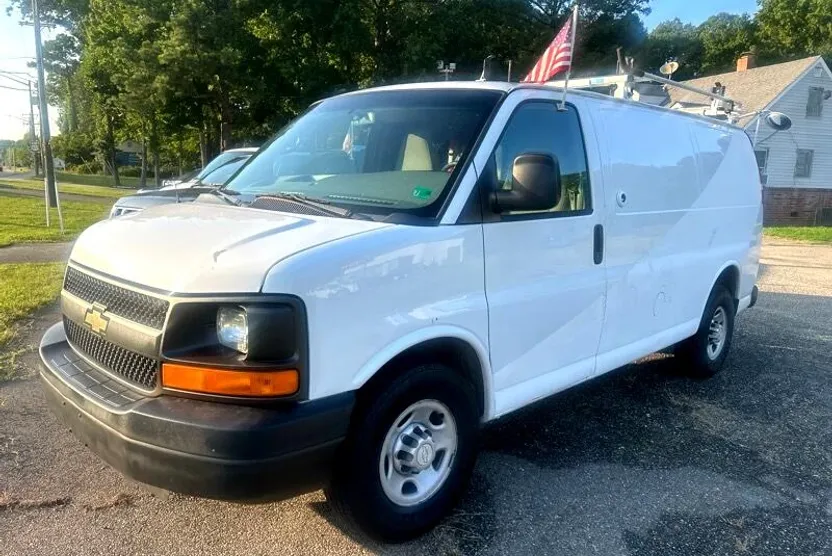 2014 Chevrolet Express 2500 Cargo photo 1