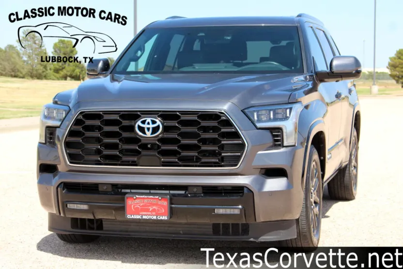 2023 Toyota Sequoia Platinum photo 1