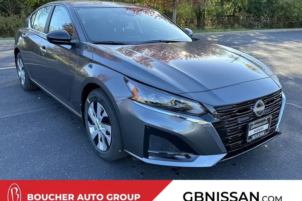 2025 Nissan Altima S photo 1