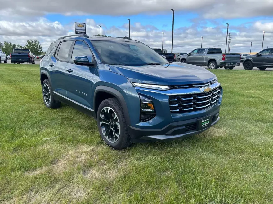 2025 Chevrolet Equinox LT photo 1