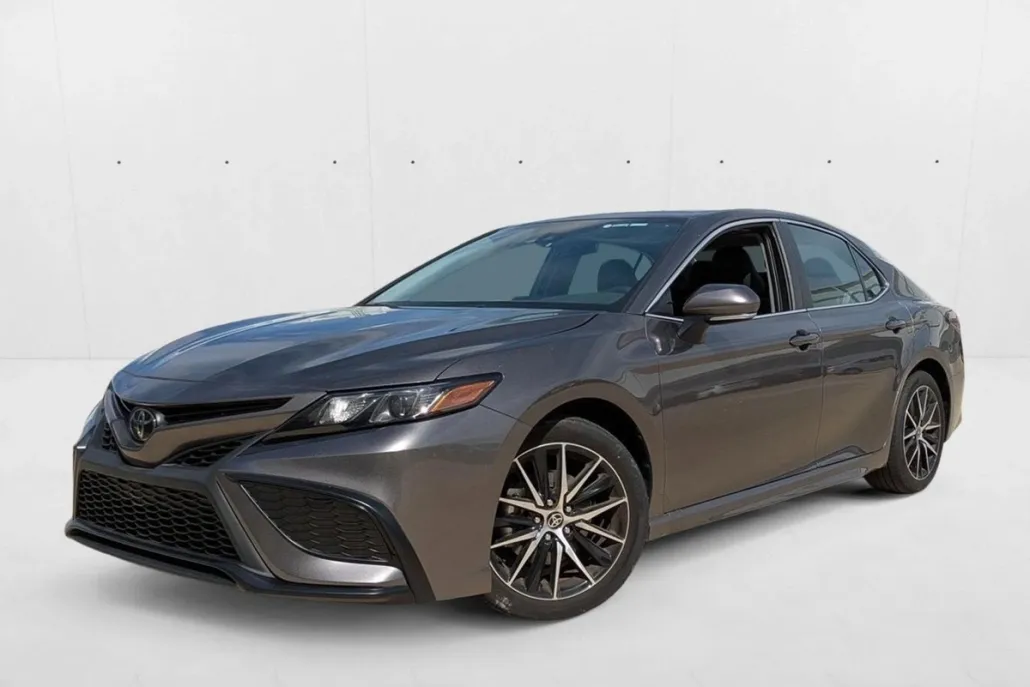 2024 Toyota Camry SE photo 1