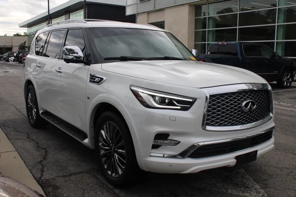 2019 Infiniti QX80 Luxe photo 1