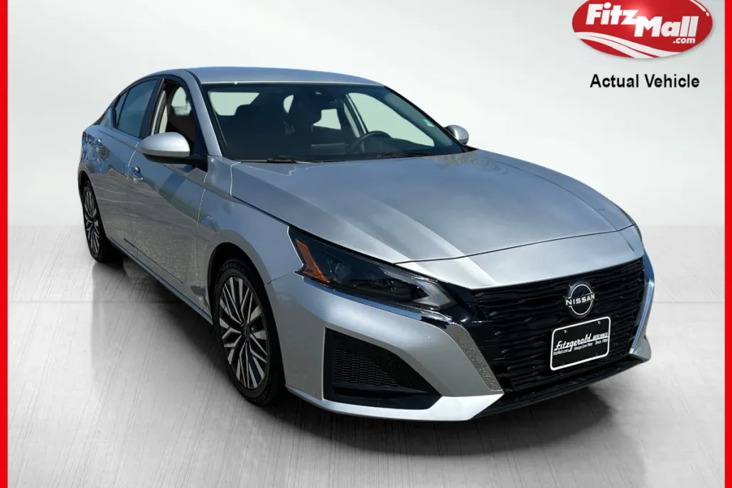 2023 Nissan Altima 2.5 SV photo 1