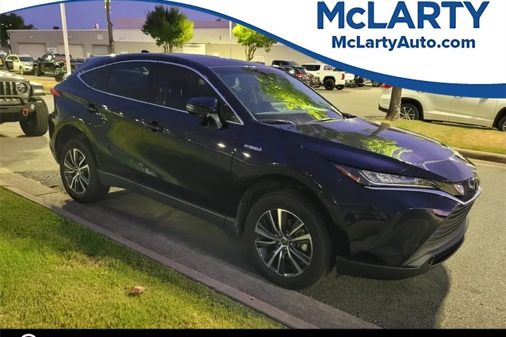 2021 Toyota Venza LE photo 1