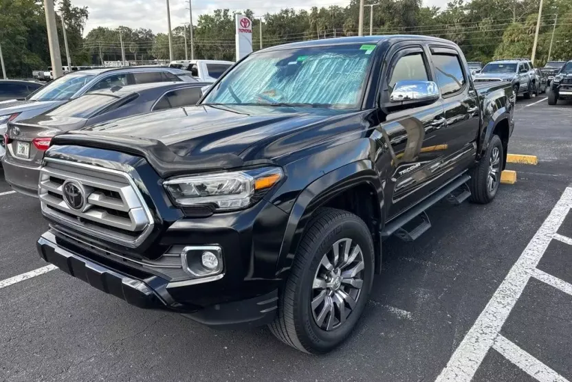 2022 Toyota Tacoma Limited V6 photo 1