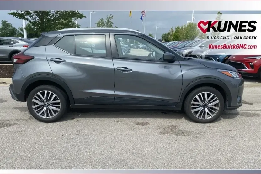 2024 Nissan Kicks SV photo 1