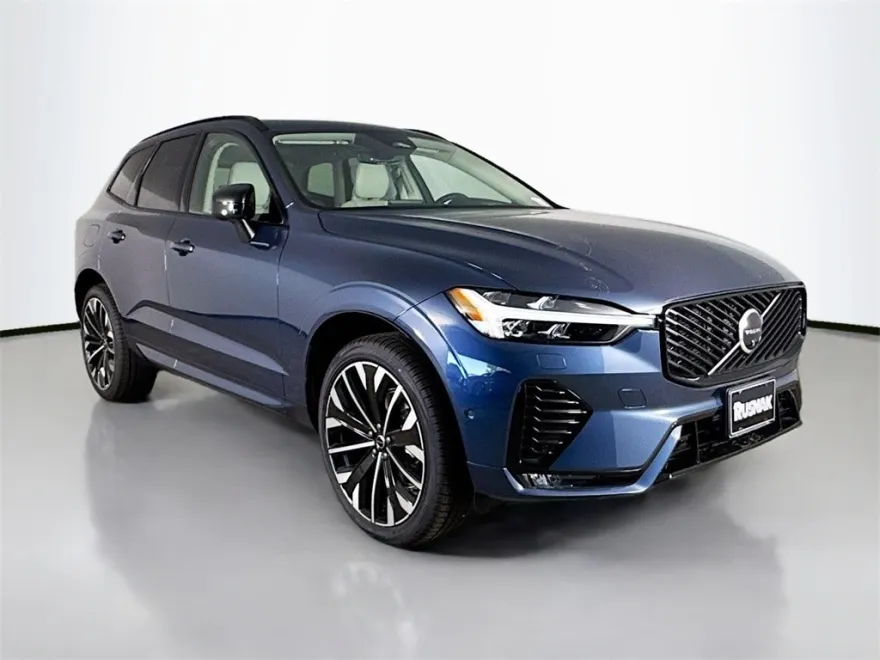 2026 Volvo XC60 B5 photo 1