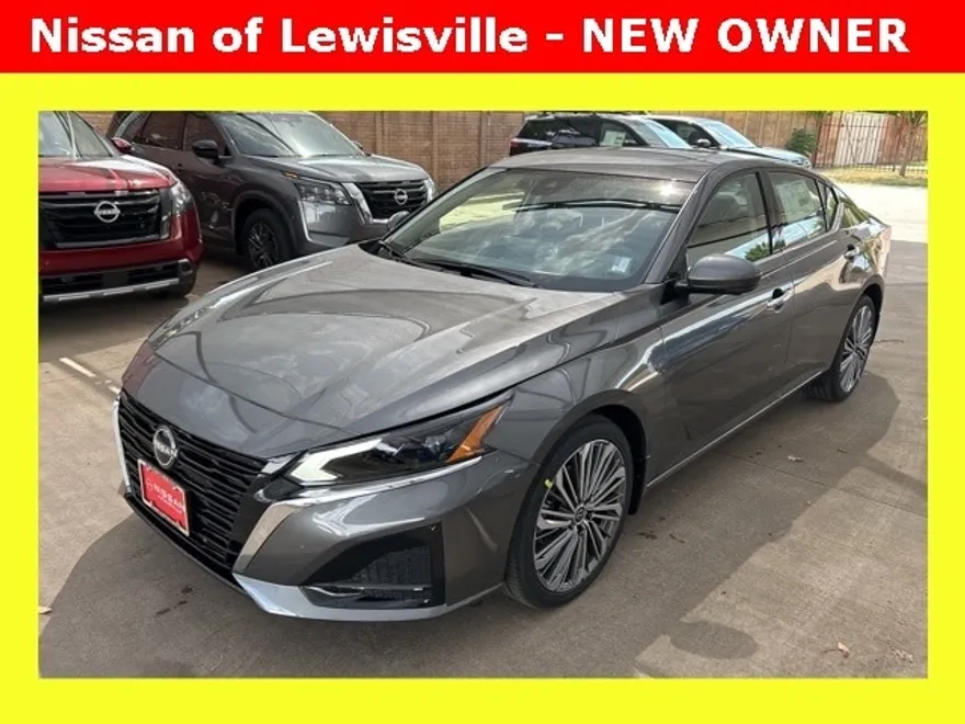 2025 Nissan Altima SL photo 1