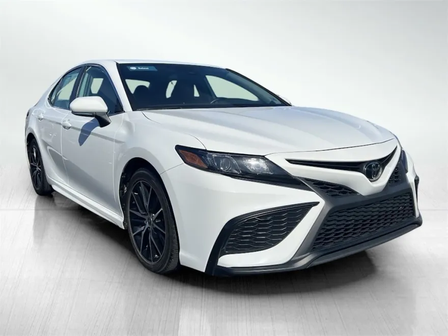 2023 Toyota Camry SE photo 1