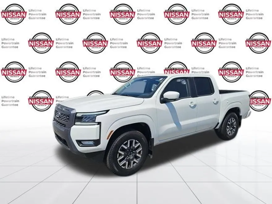 2025 Nissan Frontier SL Crew Cab photo 1
