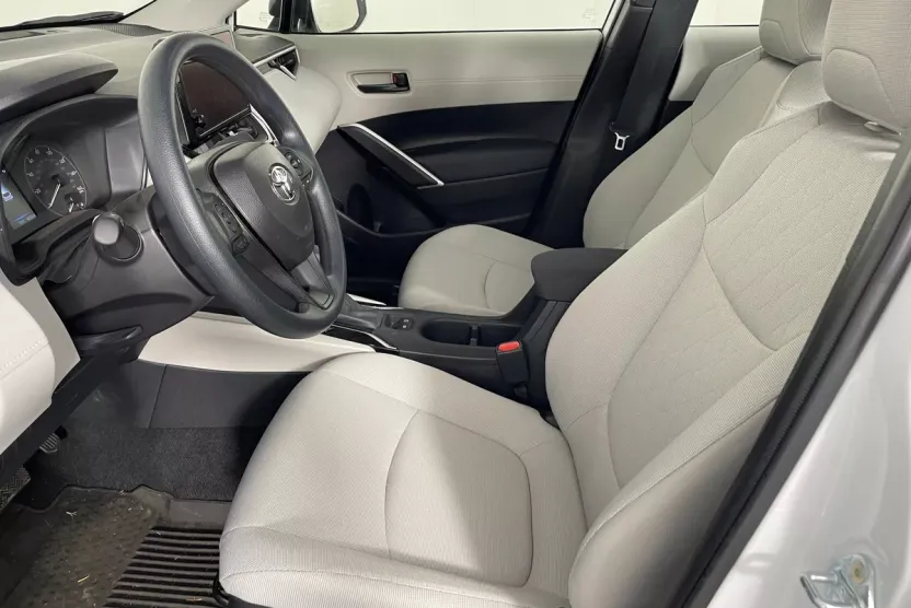 2025 Toyota Corolla Cross L photo 1