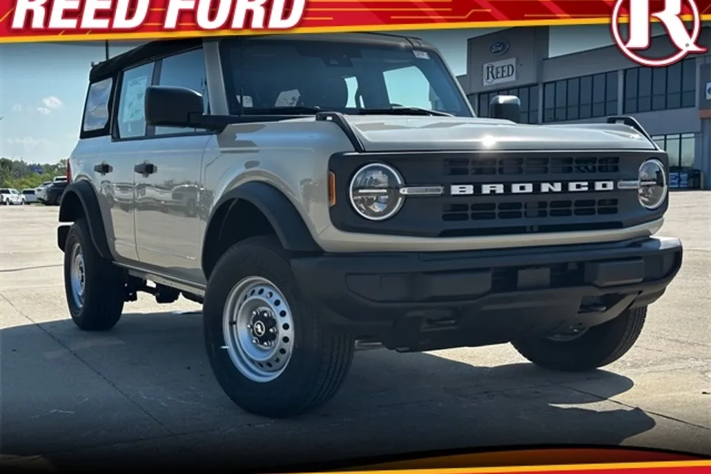 2025 Ford Bronco Base photo 1