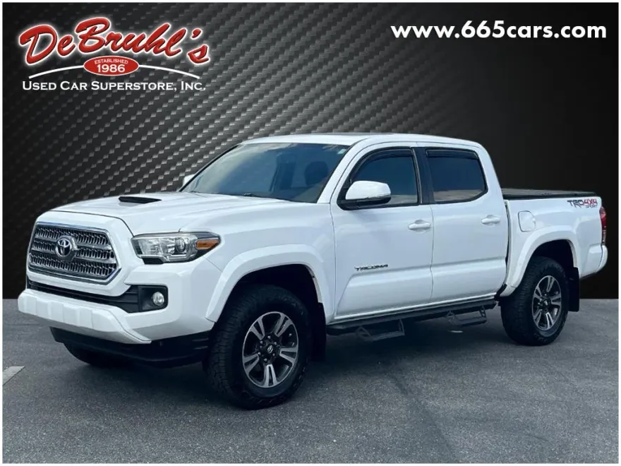 2017 Toyota Tacoma TRD Sport photo 1
