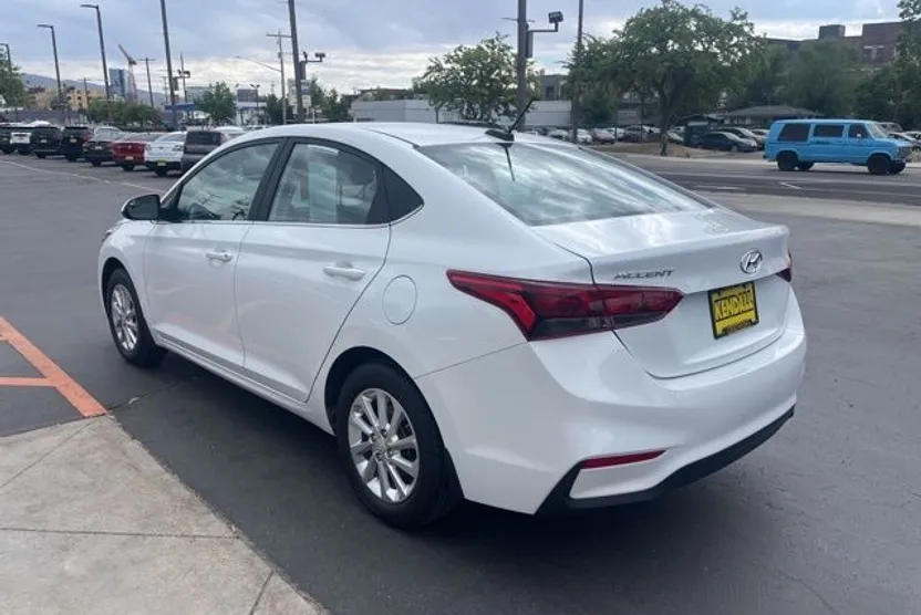 2022 Hyundai Accent SEL photo 1