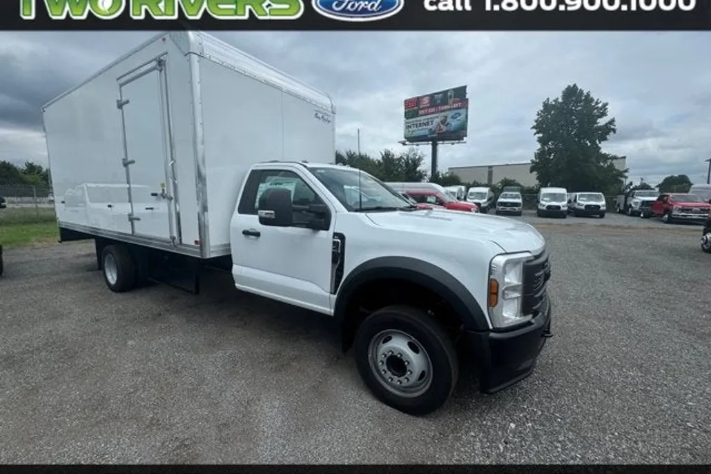 2025 Ford F-450 photo 1
