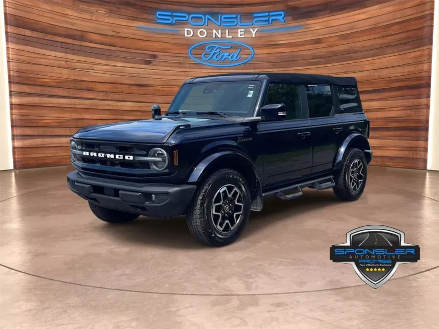 2021 Ford Bronco Outer Banks photo 1