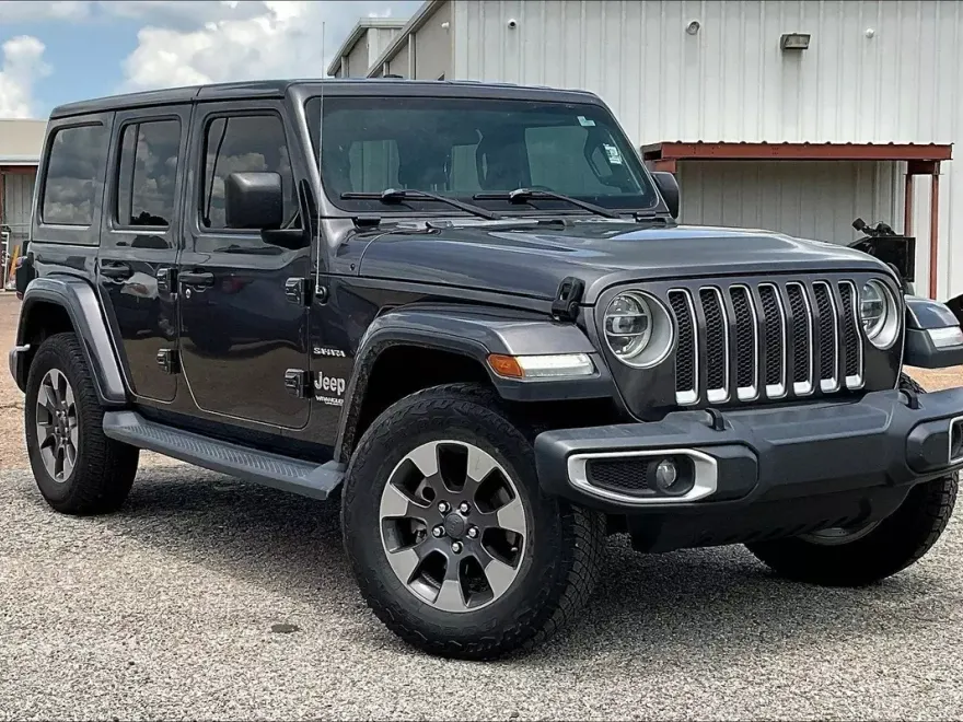2018 Jeep Wrangler Unlimited Sahara photo 1